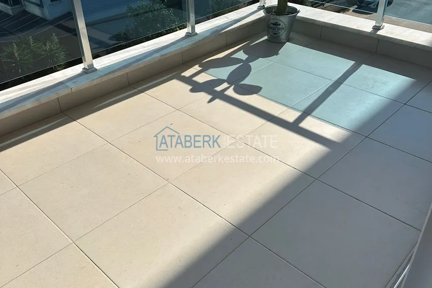 Приобрести Трехкомнатная квартира в современном комплексе в 150 метрах от моря – Алания, район Кестель 14