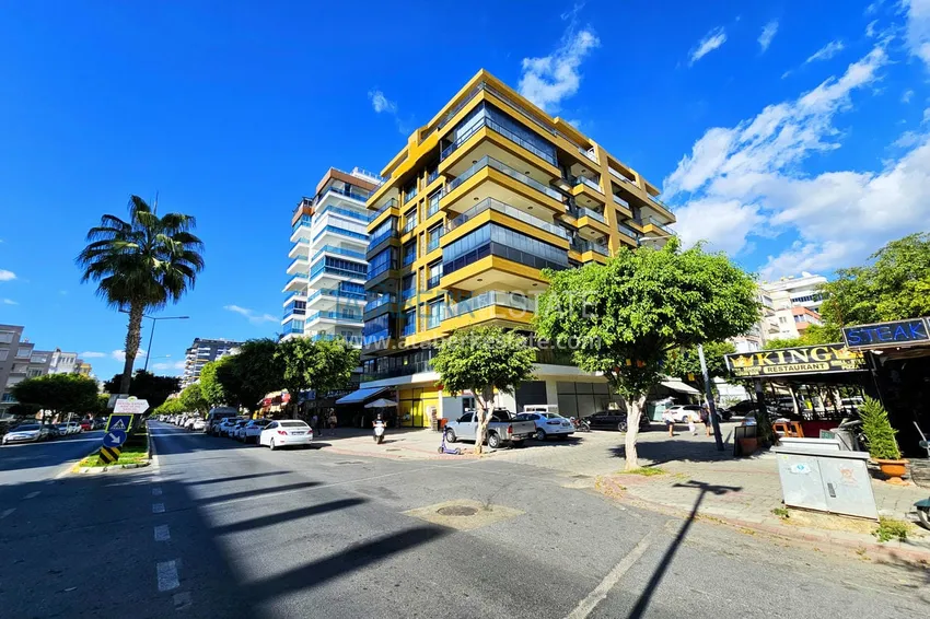 Квартира 1+1 с мебелью в Махмутларе — 150 м от моря, проспект Барбаросса 1 