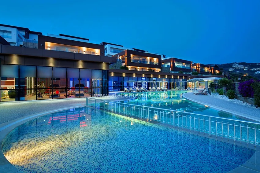 Элегантная вилла 3+1 с панорамным видом на море и горы в элитном комплексе – Алания, район Каргыджак 12 