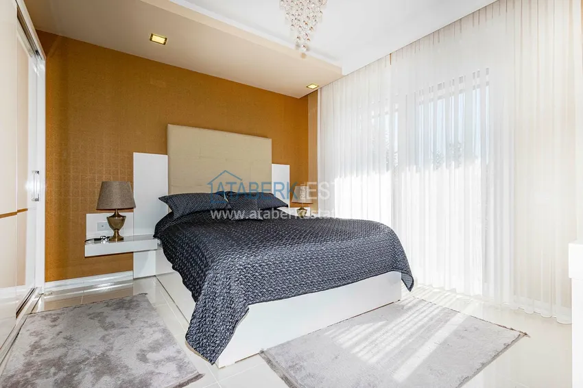 Приобрести Элегантная вилла 3+1 с панорамным видом на море и горы в элитном комплексе – Алания, район Каргыджак 15 