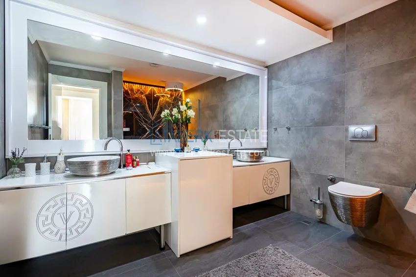 Приобрести Элегантная вилла 3+1 с панорамным видом на море и горы в элитном комплексе – Алания, район Каргыджак 22 