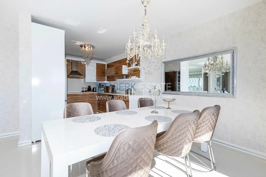 Приобрести Элегантная вилла 3+1 с панорамным видом на море и горы в элитном комплексе – Алания, район Каргыджак 8 