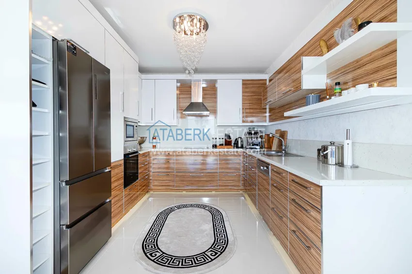 Приобрести Элегантная вилла 3+1 с панорамным видом на море и горы в элитном комплексе – Алания, район Каргыджак 9 