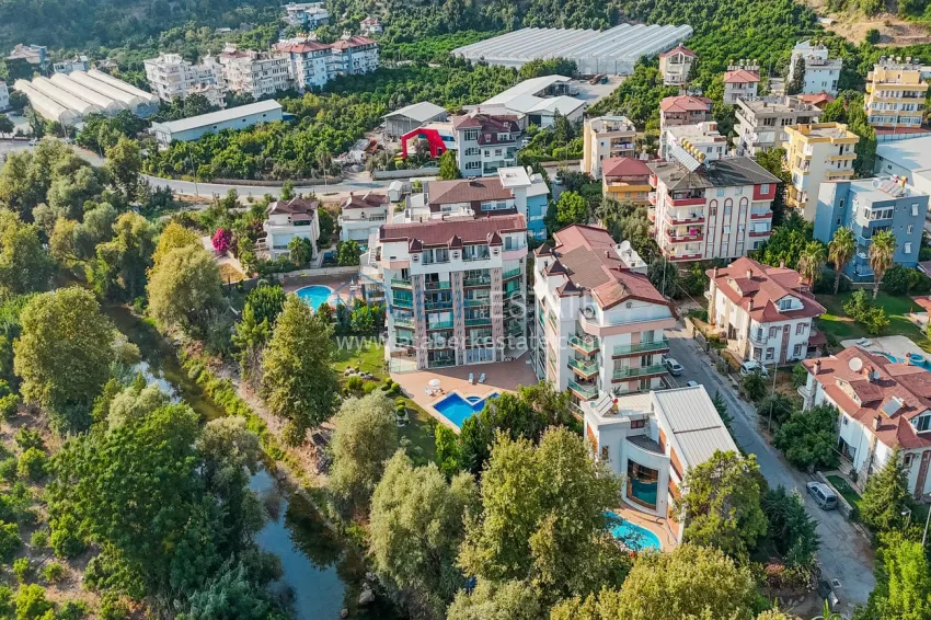 Пентхаус 3+1 в Кестеле с мебелью и видом на горы - двухуровневая планировка и отдельная кухня 1