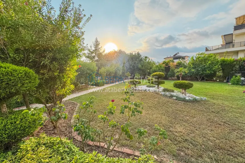 Пентхаус 3+1 в Кестеле с мебелью и видом на горы - двухуровневая планировка и отдельная кухня 13