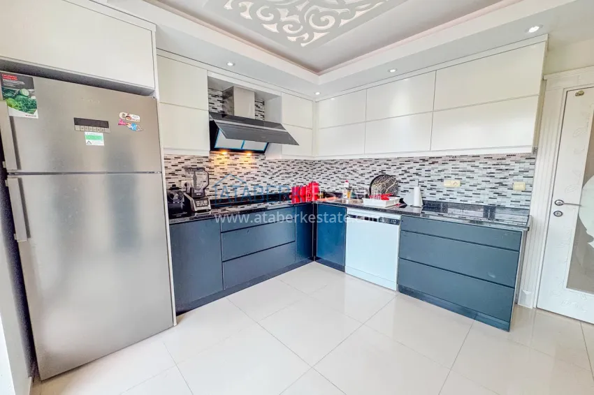 Приобрести Пентхаус 3+1 в Кестеле с мебелью и видом на горы - двухуровневая планировка и отдельная кухня 11