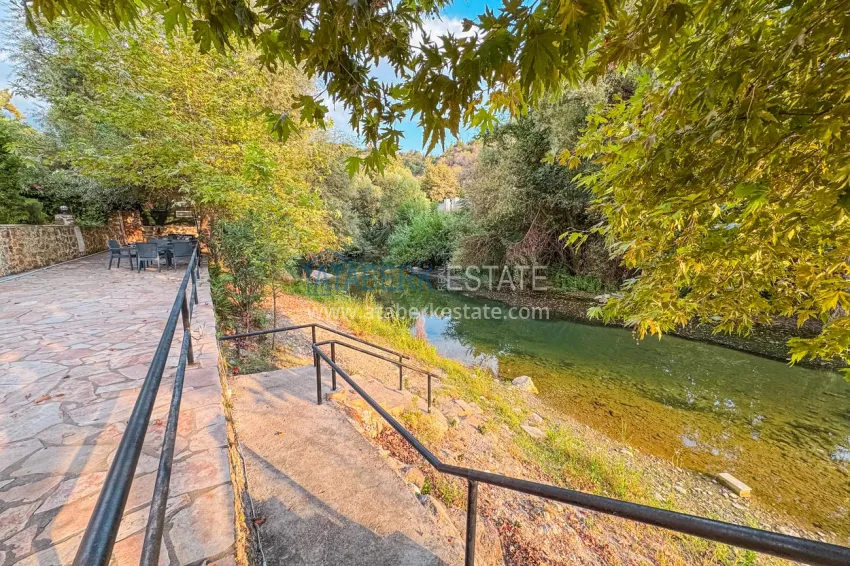 Пентхаус 3+1 в Кестеле с мебелью и видом на горы - двухуровневая планировка и отдельная кухня 17