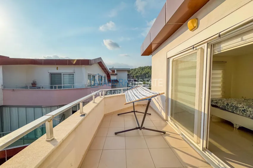 Приобрести Пентхаус 3+1 в Кестеле с мебелью и видом на горы - двухуровневая планировка и отдельная кухня 24