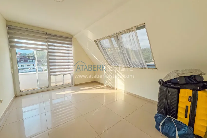 Приобрести Пентхаус 3+1 в Кестеле с мебелью и видом на горы - двухуровневая планировка и отдельная кухня 25