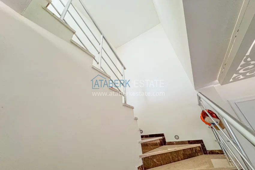 Приобрести Пентхаус 3+1 в Кестеле с мебелью и видом на горы - двухуровневая планировка и отдельная кухня 36