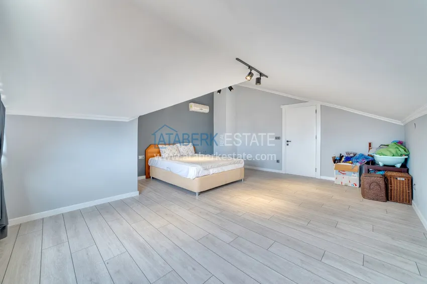 Приобрести Дуплекс 4+1 в Алании, район Оба - меблированный пентхаус под ВНЖ 15 