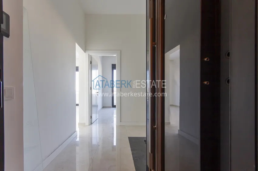 Приобрести Элитный двухэтажный пентхаус 4+1 с видом на море и крепость - центр Махмутлара 1 