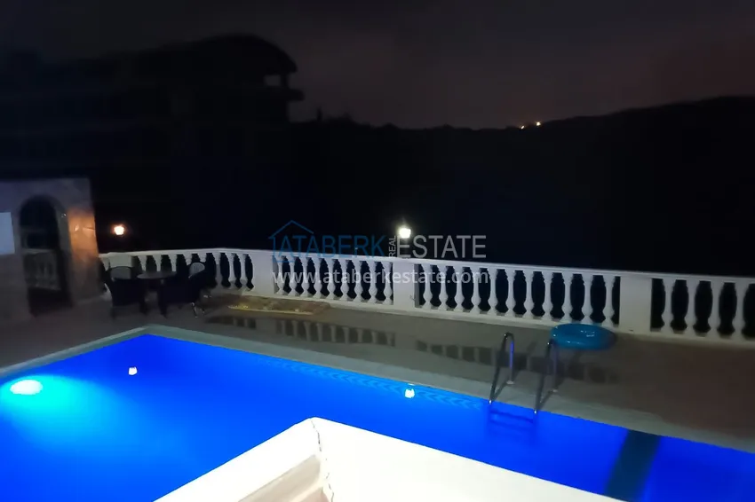 Частная вилла 5+3 в районе Оба – трехэтажная с мебелью, подходит для ВНЖ 8 