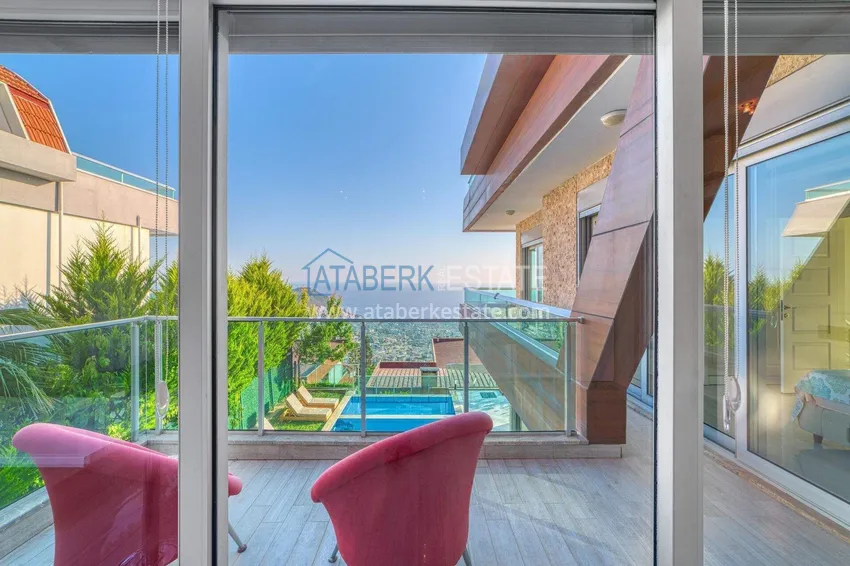 Приобрести Триплекс-вилла 5+1 под гражданство и ВНЖ в Алании, Бекташ – с мебелью и панорамным видом  30 