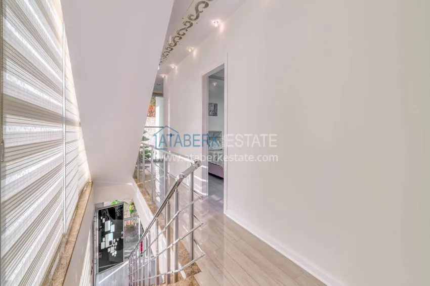 Приобрести Триплекс-вилла 5+1 под гражданство и ВНЖ в Алании, Бекташ – с мебелью и панорамным видом  41 