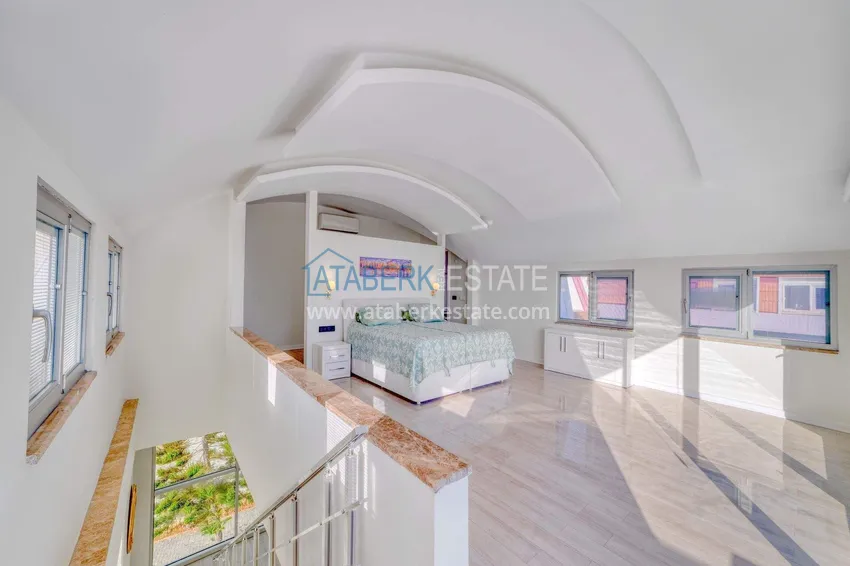 Приобрести Триплекс-вилла 5+1 под гражданство и ВНЖ в Алании, Бекташ – с мебелью и панорамным видом  42 