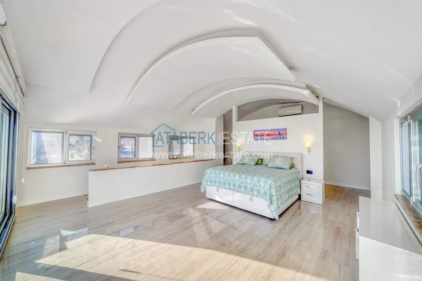 Приобрести Триплекс-вилла 5+1 под гражданство и ВНЖ в Алании, Бекташ – с мебелью и панорамным видом  43 