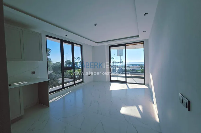 Приобрести Квартира 1+1 с видом на море и крепость на первой береговой линии в Кестеле 4 