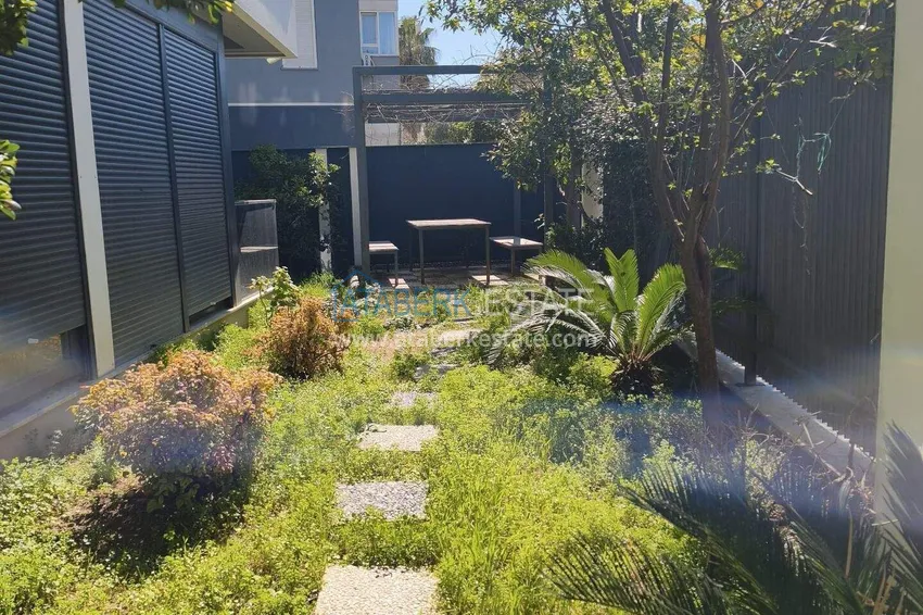 Квартира 2+1 в центре Анталии, район Муратпаша - 80 м² рядом с улицей Ышиклар 3 