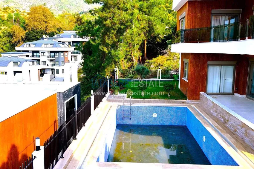 Видовая вилла 4+1 в Оба - гражданство, рассрочка на 15 месяцев 20 