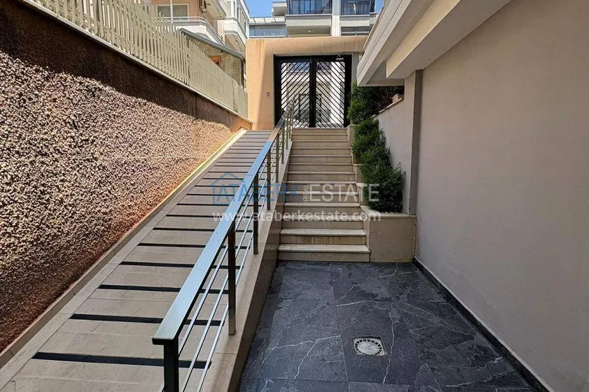 Пентхаус-дуплекс 3+1 в центре Алании, район пляжа Клеопатра – с мебелью, подходит под ВНЖ 4 