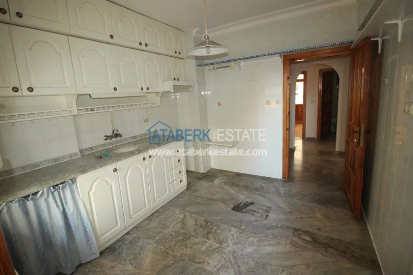 Приобрести В центре города Алания трехкомнатная квартира! 10 