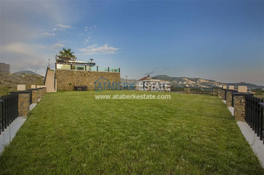 Приобрести Элитный коттедж на побережье Средиземного моря 1 