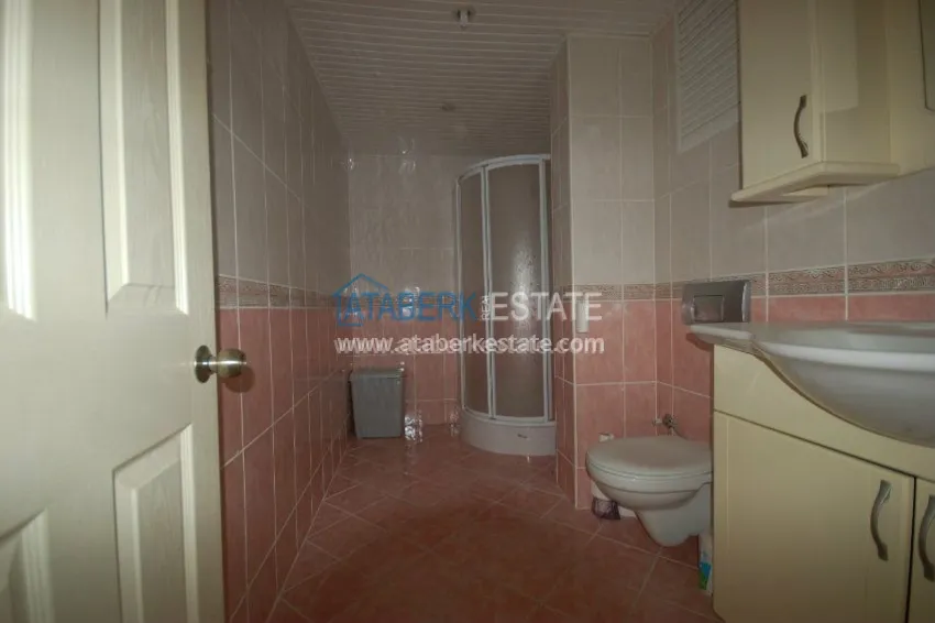 Приобрести Меблированная трехкомнатная квартира в комплексе с бассейном в Алании, 120 м2 4 