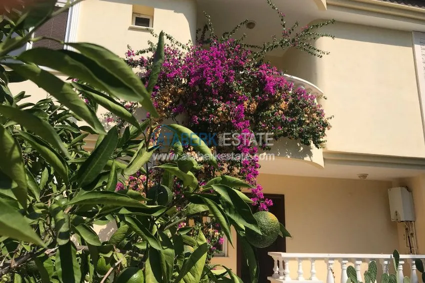 Приобрести Вилла с садом и потрясающим видом, ждет своего нового владельца! 4 