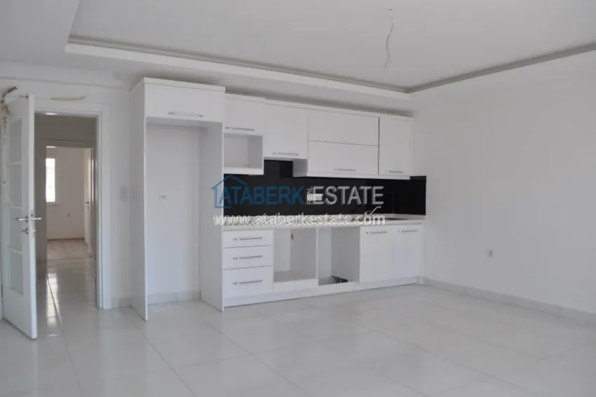 Приобрести Трехкомнатная квартира в современном комплексе Махмутлара 4 