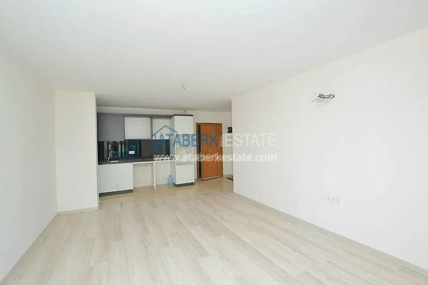 Приобрести Двухкомнатная квартира в комплексе с крытым бассейном район Каргыджак 2 