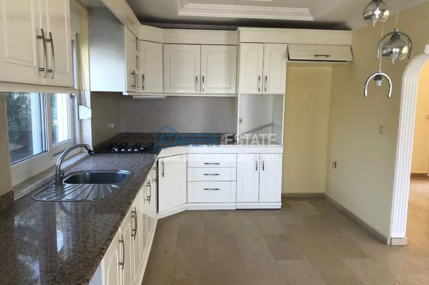 Приобрести Вилла с садом и потрясающим видом, ждет своего нового владельца! 6 