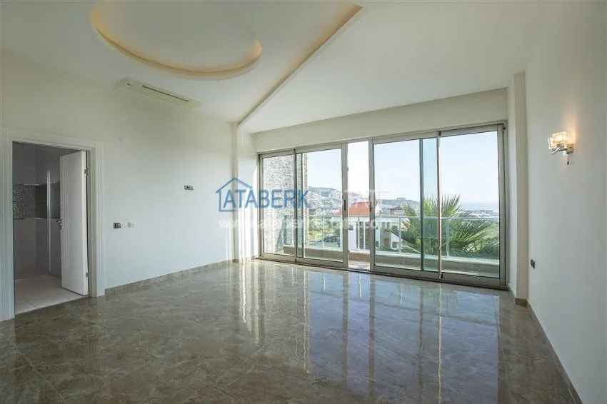 Приобрести Элитный коттедж на побережье Средиземного моря 38 