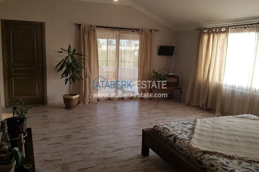 Приобрести Вилла со своим участком земли, с мебелью и техникой, ждет своего хозяина! 25 