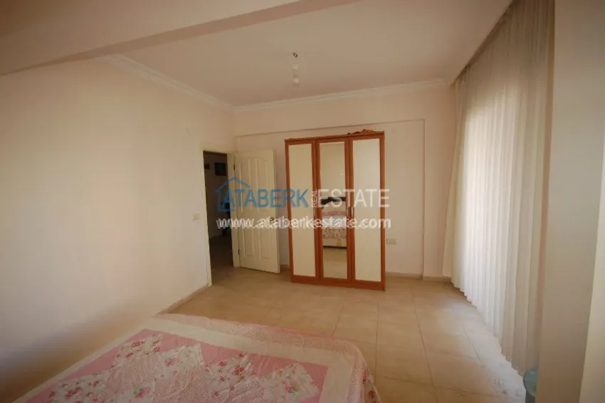 Приобрести Меблированная трехкомнатная квартира в комплексе с бассейном в Алании, 120 м2 11 