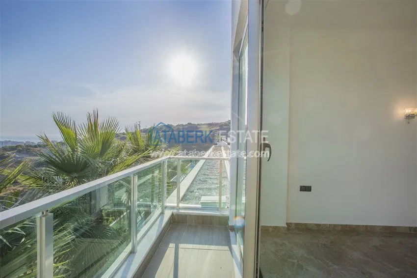 Приобрести Элитный коттедж на побережье Средиземного моря 50 