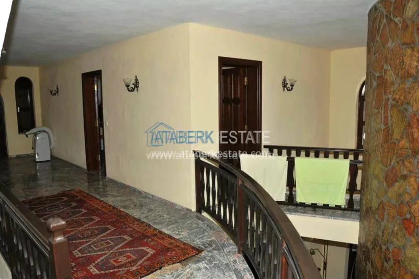 Приобрести Вилла - Замок у побережья Средиземного моря. 8 