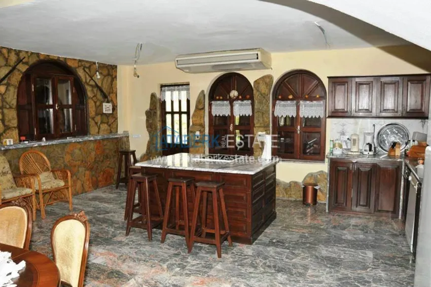 Приобрести Вилла - Замок у побережья Средиземного моря. 10 