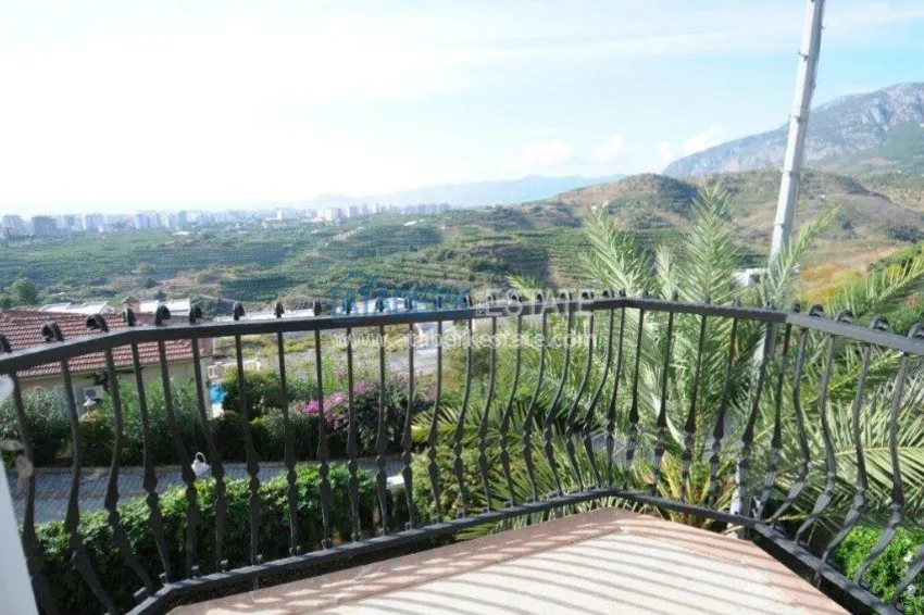 Приобрести Меблированная вилла с тремя спальнями в Голд Сити. 12 