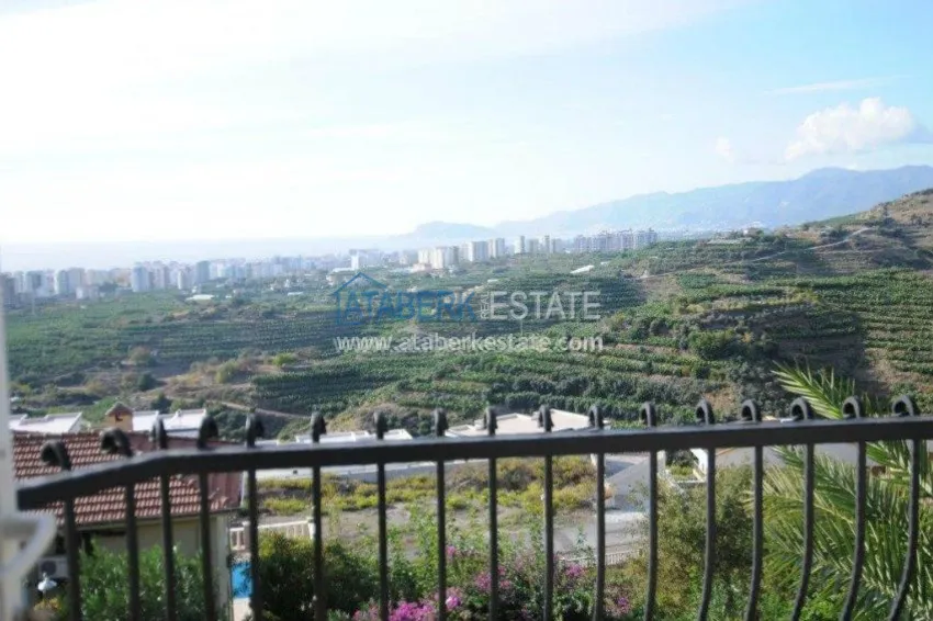 Приобрести Меблированная вилла с тремя спальнями в Голд Сити. 13 