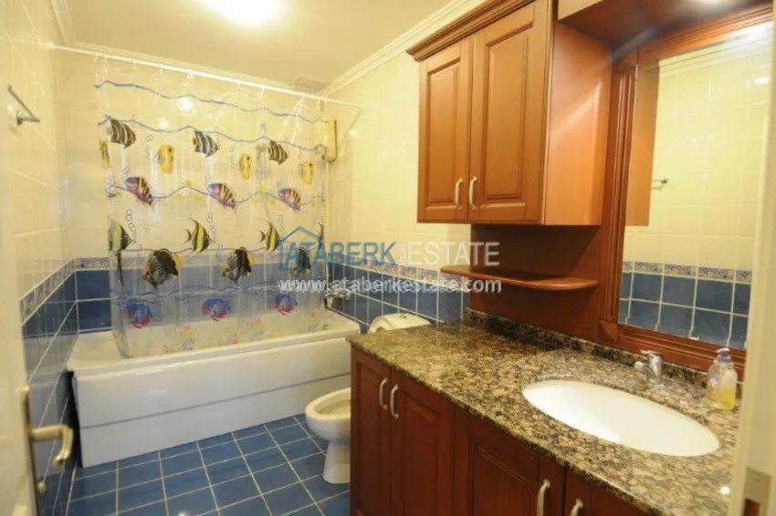 Приобрести Меблированная вилла с тремя спальнями в Голд Сити. 15 