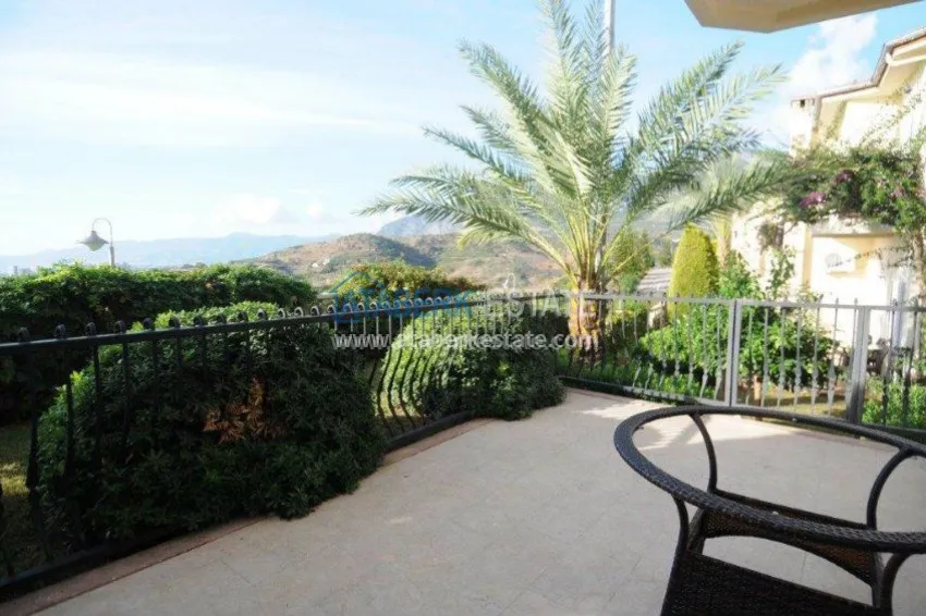 Приобрести Меблированная вилла с тремя спальнями в Голд Сити. 17 