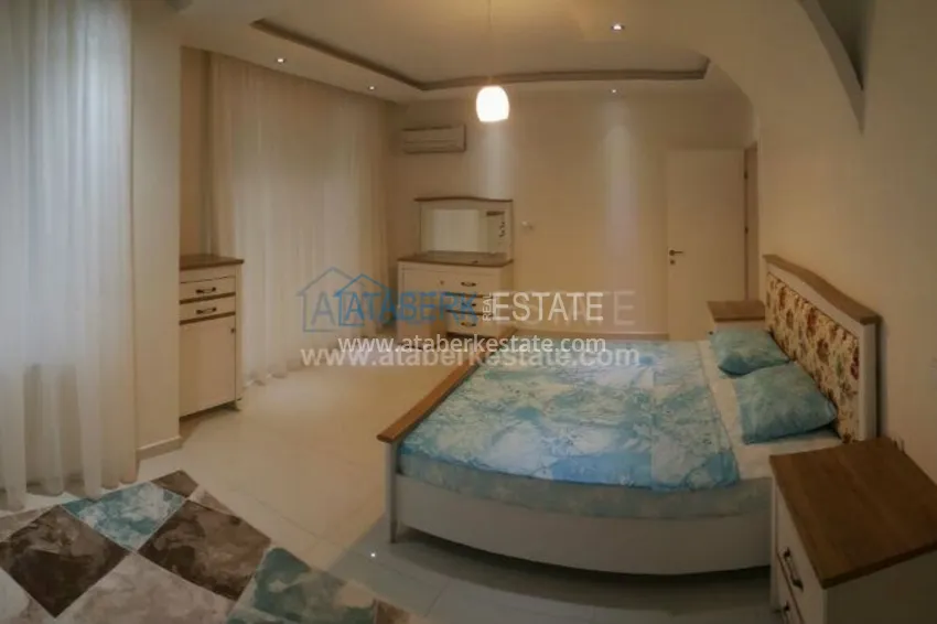 Приобрести Дуплекс с выходом в сад в 150 метрах от моря. 8 