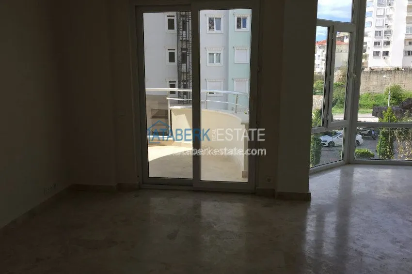 Приобрести Продается солнечная квартира с двумя спальнями. 8 