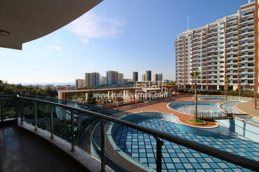 Приобрести Апартаменты 1+1 в роскошном комплексе в районе Махмутлар 8 