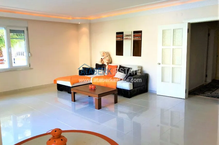 Приобрести Трехкомнатная квартира в популярном европейском районе Оба. 11 