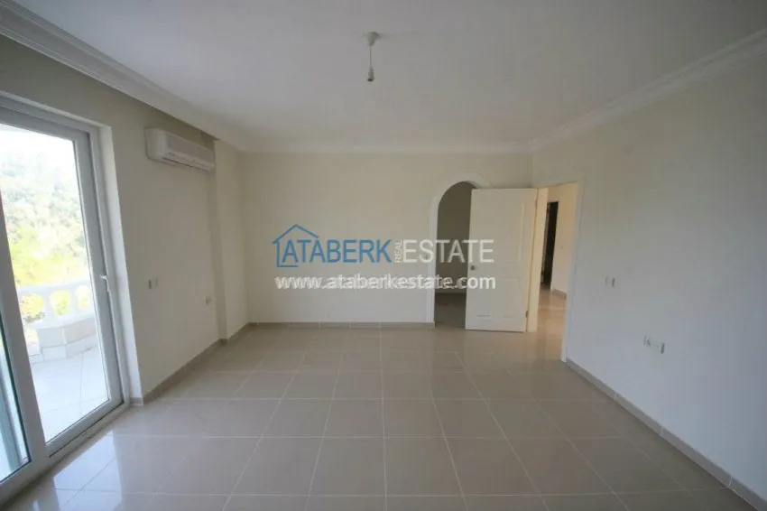 Приобрести Вилла с собственным бассейном и 4 спальнями в районе Махмутлар. 15 