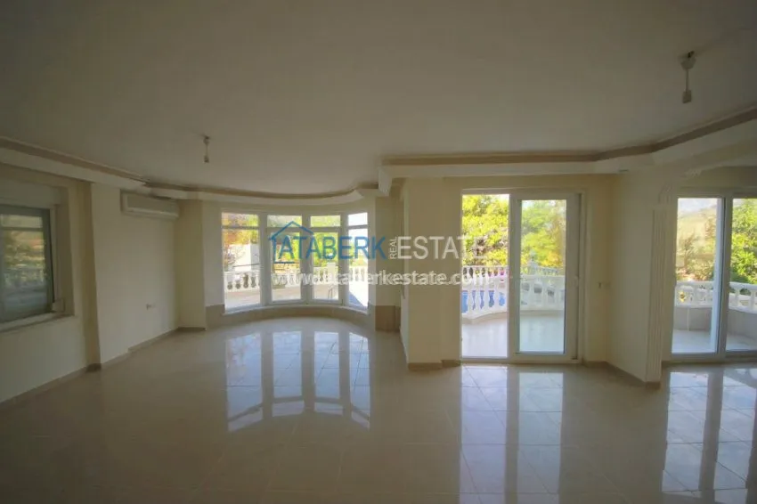 Приобрести Вилла с собственным бассейном и 4 спальнями в районе Махмутлар. 22 