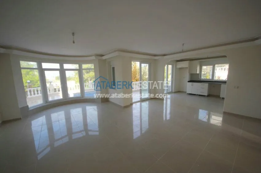 Приобрести Вилла с собственным бассейном и 4 спальнями в районе Махмутлар. 23 