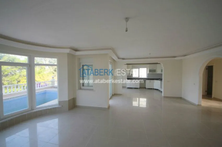 Приобрести Вилла с собственным бассейном и 4 спальнями в районе Махмутлар. 24 